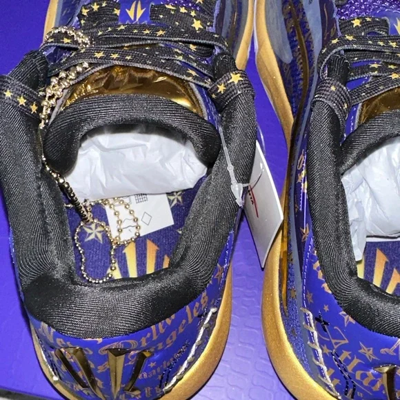 Men Blue and Gold Basketball Shoes - Picture 7 of 7